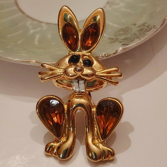 Rare Vintage "Buck Tooth Bunny Pin" Rabbit Gold Tone Brooch Prominent Teeth - Picture 7 of 7